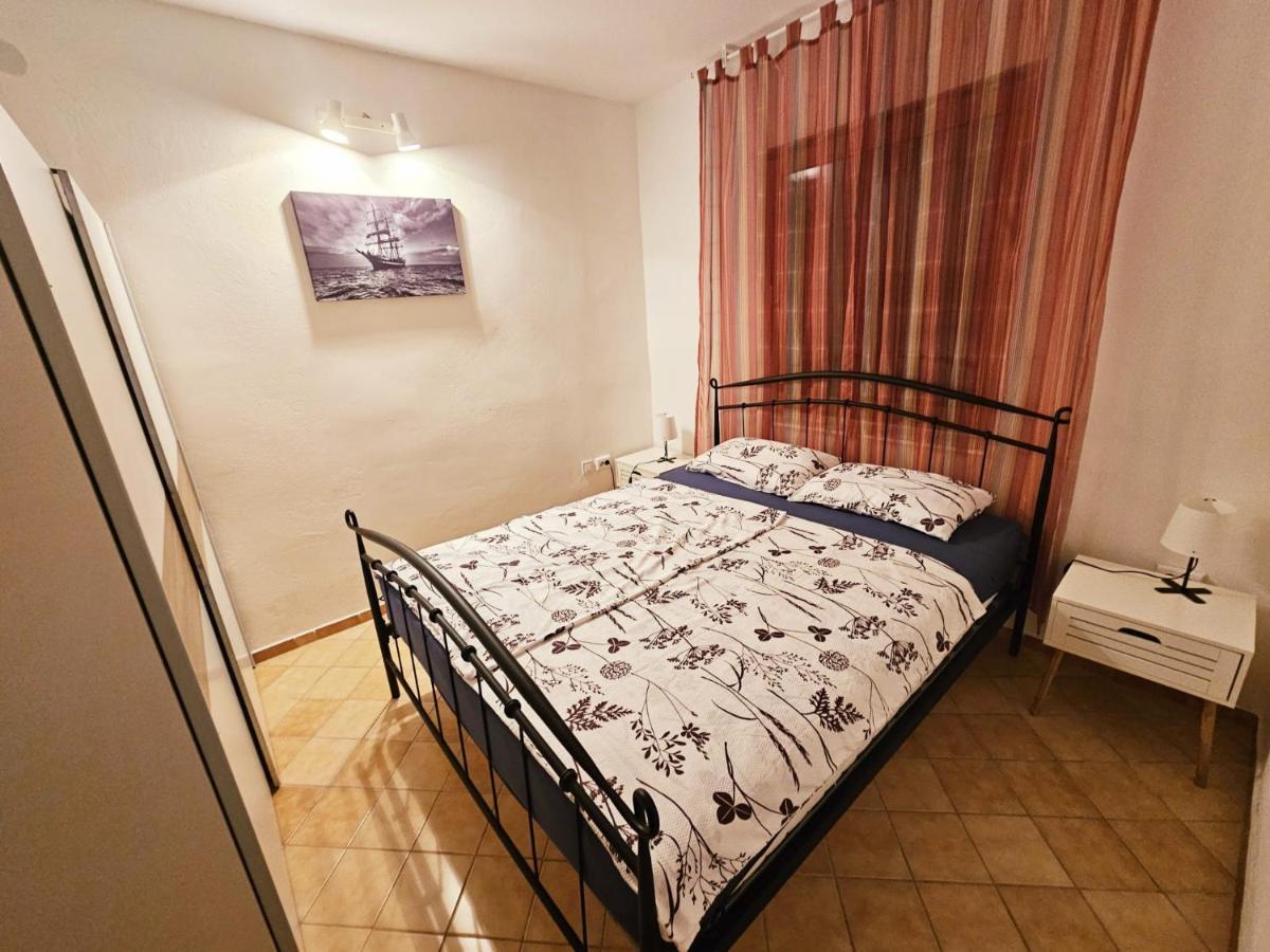 Apartman Mihaela Vrsi Exterior foto
